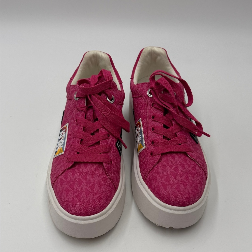 MICHAEL KORS OUTLET
Romey Embellished Signature
Logo Platform Sneaker - Picture 2 of 12